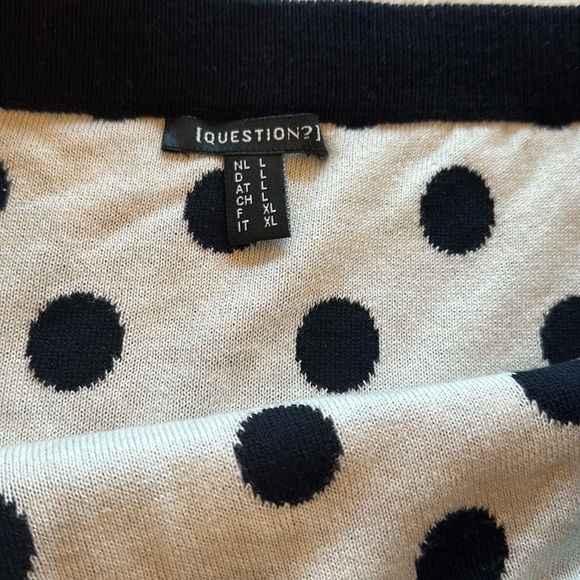 Like new Question   skirt - Picture 3 of 4